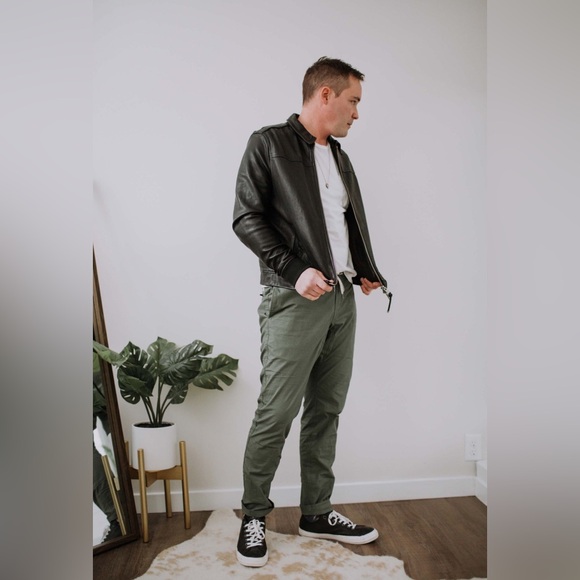 New Vuori Men’s Pants Ripstop Climber In Army Size S - Picture 15 of 17